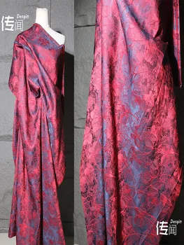 Текстура с темно-красным цветочным узором Lotus из объемной жаккардовой ткани нестандартной формы, дизайнерские ткани для одежды Cheongsam